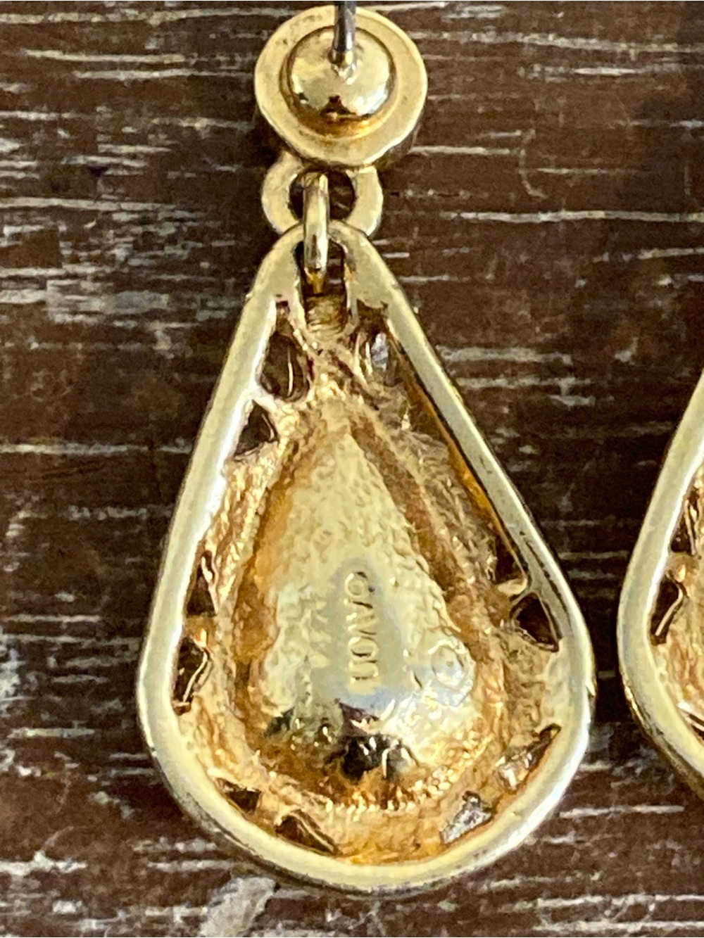 Vintage Avon Gold-Tone Teardrop Earrings with Blue Gemstone - Picture 4 of 10